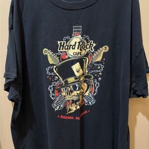 Men’s Hard Rock Cafe T shirt from the Bahamas.